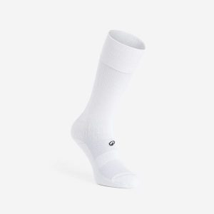 Skarpety siatkarskie Allsix VSK500 mid białe. Białe skarpetki ALLSIX, bez wzorów, z materiału. Za 29,99 zł.