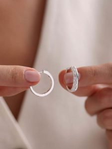 Heliophilia Srebrne kolczyki-kreole rozmiar: onesize. Szare kolczyki Heliophilia, srebrne. Za 195,06 zł.