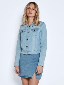 Noisy may Kurtka dżinsowa "Nmdebra" w kolorze błękitnym rozmiar: L. Niebieskie kurtki Noisy may, l, bez wzorów, bez kaptura. Za 115,45 zł.