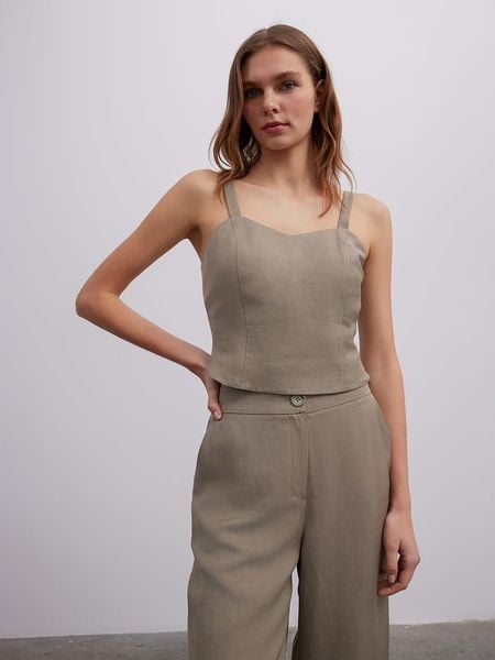 BGN Top w kolorze khaki rozmiar: 36. Brązowe topy BGN, bez wzorów, bez kołnierzyka, bez ramiączek. Za 52,42 zł.