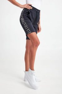 Spodenki ARMANI EXCHANGE. Szorty Armani Exchange, bez wzorów. W wyprzedaży za 285,67 zł.