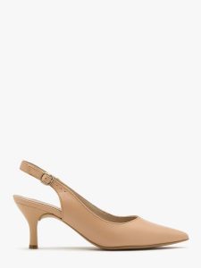 Beżowe czółenka typu slingback MICHELLE. Brązowe czółenka Ryłko, bez wzorów, z lakierowanej skóry, bez obcasa, na obcasie, bez zapięcia. Za 349,99 zł.