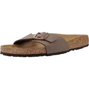 Klapki damskie Birkenstock 040093. Brązowe klapki Birkenstock, bez wzorów, z materiału, z otwartym noskiem, bez obcasa. Za 380,66 zł.