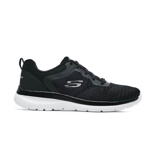 Buty do chodzenia damskie Skechers Dynamight 20. Białe buty trekkingowe Skechers, z tkaniny, bez zapięcia. Za 258,99 zł.