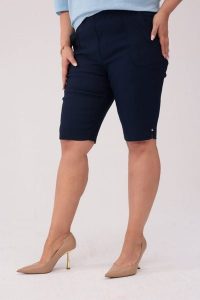 Komfortowe czarne spodnie bermudy PLUS SIZE XXL OVERSIZE. Czarne spódnice Nasi partnerzy, plus size, bez wzorów, z elastanu, plus size, mini. W wyprzedaży za 85,90 zł.