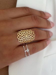 Les Petites Précieuses Pozłacany pierścionek rozmiar: 52. Żółte pierścionki Les Petites Précieuses, pozłacane. Za 139,54 zł.