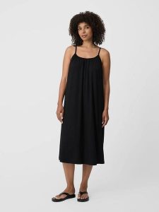 Les Lunes Sukienka "Maviee" w kolorze czarnym rozmiar: L. Czarne sukienki Les Lunes, l, bez wzorów, z lyocellu, bez kołnierzyka, bez ramiączek, midi. Za 165,99 zł.