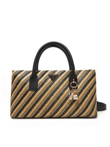Guess Torebka HWWG92 10050 Czarny. Czarne torebki klasyczne Guess, z aplikacjami, ze skóry, bez dodatków. Za 349,99 zł.