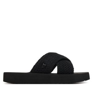 Klapki LOVE MOSCHINO. Czarne klapki LOVE MOSCHINO, bez wzorów, bez obcasa. Za 448,99 zł.