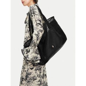 Torebka Badura. Czarne torebki klasyczne Badura, bez wzorów, bez dodatków. Za 229,99 zł.