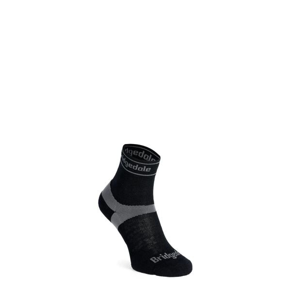 Skarpety damskie do biegania Bridgedale Ultralight T2 Merino Sport 3/4 Crew. Czarne skarpetki Bridgedale, bez wzorów. Za 90,19 zł.