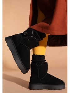 Gooce Skórzane botki zimowe "Crestone" w kolorze czarnym rozmiar: 37. Czarne botki Gooce, na zimę, bez wzorów, ze skóry, bez obcasa, na platformie, bez zapięcia. Za 217,99 zł.