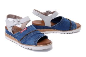 ARTIKER RELAKS 54C0217 jasnoszary, sandały damskie. Niebieskie sandały Artiker Relaks, bez wzorów, z gumy, bez obcasa, na koturnie, bez zapięcia. Za 173,94 zł.