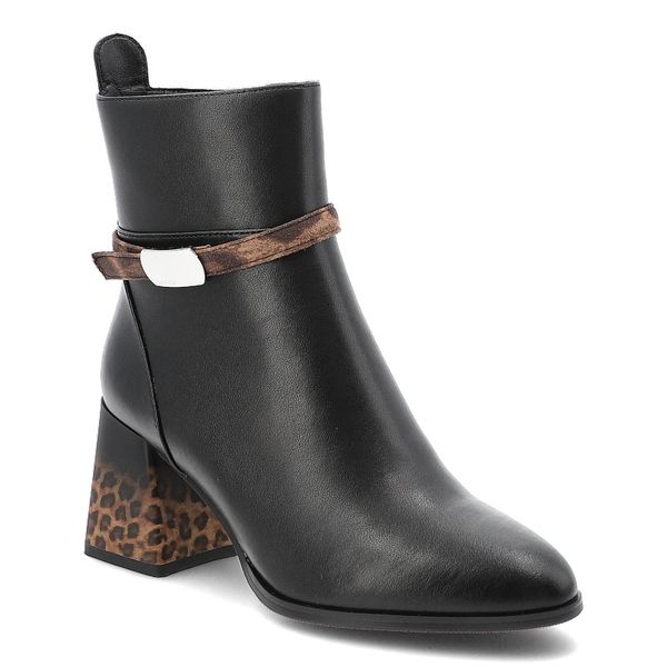Botki damskie Artiker, na obcasie w panterkę z noskiem w szpic i skórzane zapinane na zamek, czarne, 57C1079. Czarne botki ARTIKER, bez wzorów, bez obcasa, na obcasie, bez zapięcia. Za 249,00 zł.