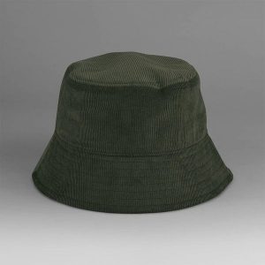 Funkowa czapka Beechfield. Czarne czapki BEECHFIELD, bez wzorów, z bawełny, eleganckie. Za 99,50 zł.