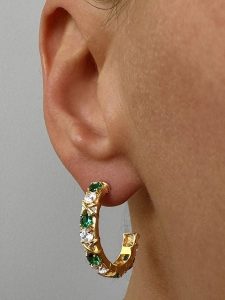 Les Petites Précieuses Pozłacane kolczyki-półkreole z cyrkoniami rozmiar: onesize. Zielone kolczyki Les Petites Précieuses, z cyrkonią, pozłacane. Za 249,17 zł.