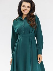 Sukienka Model A668 Bottle Green - awama. Zielone sukienki Awama, do pracy, l, bez wzorów, z elastanu, biznesowe, bez kołnierzyka, plus size, bez ramiączek, midi, koszulowe. Za 398,95 zł.