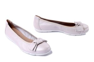 CAPRICE 9-22153-42 136 M2215342 pearl perl dee, baleriny damskie. Brązowe balerinki Caprice, bez wzorów, bez obcasa, bez zapięcia. Za 369,90 zł.