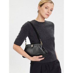 Torebka Balagan. Czarne torebki klasyczne Balagan, bez wzorów, bez dodatków. Za 602,99 zł.