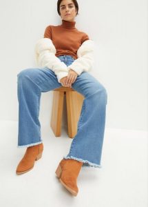 Dżinsy Marlena. Niebieskie jeansy bonprix, bez wzorów, z jeansu. Za 119,99 zł.