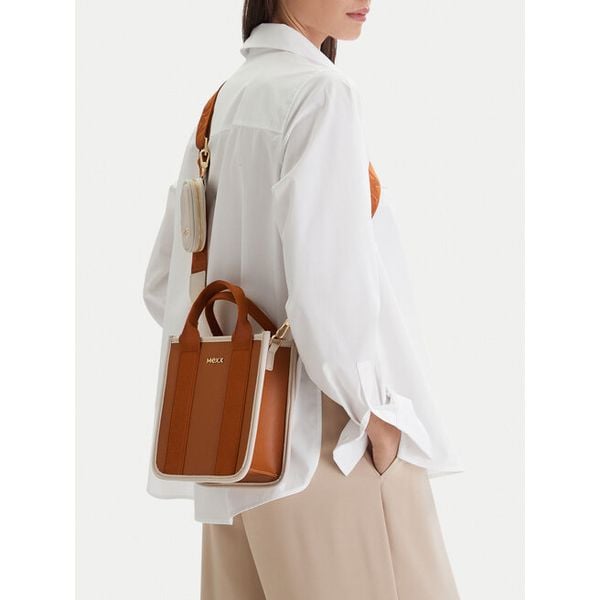 Torebka MEXX. Brązowe torebki klasyczne Mexx, bez wzorów, bez dodatków. Za 249,99 zł.