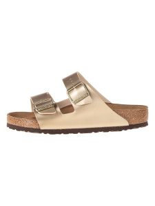 Birkenstock Klapki "Arizona" w kolorze złotym rozmiar: 37. Żółte klapki Birkenstock, bez wzorów, z otwartym noskiem, bez obcasa. Za 336,01 zł.