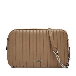 Torebka Calvin Klein. Szare listonoszki Calvin Klein, bez wzorów, bez dodatków. Za 279,99 zł.