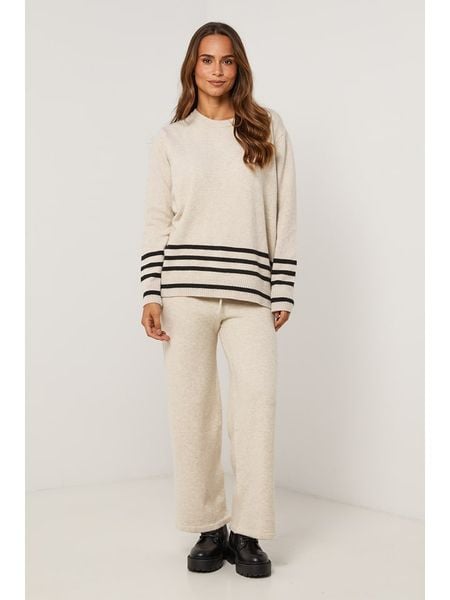 Soft Cashmere 2-częściowy zestaw w kolorze kremowym rozmiar: 40/42. Brązowe swetry oversize Soft Cashmere, bez wzorów, bez ramiączek. Za 195,99 zł.