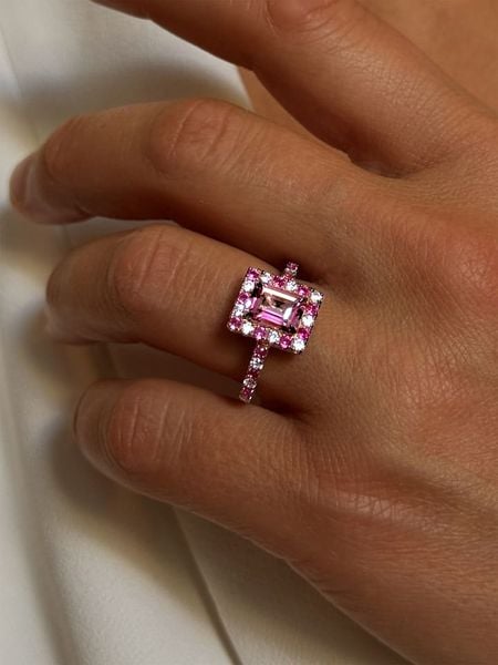 Les Petites Précieuses Pozłacany pierścionek z cyrkoniami i topazem rozmiar: 52. Różowe pierścionki Les Petites Précieuses, z cyrkonią, pozłacane. Za 322,73 zł.