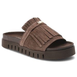 Klapki damskie Karino, cholewka ze skóry naturalnej wsuwany fason z ozdobnymi frędzlami, brązowe, 5995/015-P. Brązowe klapki Karino, bez wzorów, z jeansu, bez obcasa. Za 499,00 zł.