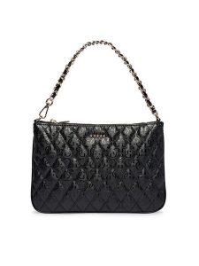 Guess Torebka PW7590 P6474 Czarny. Czarne torebki klasyczne Guess, z aplikacjami, ze skóry, bez dodatków. Za 264,99 zł.