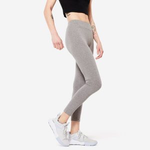 Legginsy fitness damskie Domyos slim. Czarne legginsy DOMYOS, bez wzorów, z bawełny. Za 49,99 zł.