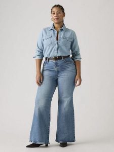 Levi's Dżinsy "Ribcage" - Flared fit - w kolorze niebieskim rozmiar: W30/L32. Niebieskie jeansy Levi's®, z aplikacjami, z podwyższonym stanem. Za 246,11 zł.