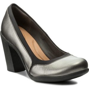 Półbuty CLARKS - Adya Maia 261288544 Pewter Metallic. Szare czółenka marki Clarks, z materiału, na obcasie. W wyprzedaży za 289,00 zł.