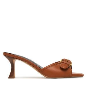 Klapki Guess. Brązowe klapki Guess, z aplikacjami, bez obcasa. Za 408,99 zł.