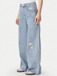 Adidas Jeansy Care Bear High Rise KQ6748 Niebieski Wide Leg. Niebieskie jeansy ADIDAS, bez wzorów, z jeansu. Za 439,99 zł.