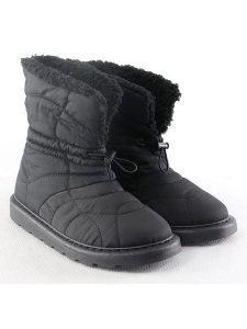 C'M Botki zimowe w kolorze czarnym rozmiar: 39. Czarne botki C'M, na zimę, bez wzorów, bez obcasa, bez zapięcia. Za 155,45 zł.