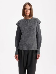 BGN Sweter w kolorze szarym rozmiar: 38. Szare swetry oversize BGN, bez wzorów, prążkowane, bez ramiączek. Za 140,45 zł.