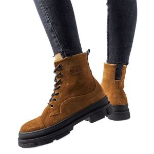 Brązowe skórzane workery Big Star KK274524. Brązowe botki na zimę, bez wzorów, z gumy, z okrągłym noskiem, za kostkę, bez obcasa, bez zapięcia. Za 418,22 zł.