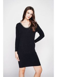 C& Jo Sukienka dzianinowa w kolorze czarnym rozmiar: 34. Czarne sukienki C& Jo, na co dzień, bez wzorów, z dzianiny, klasyczne, bez kołnierzyka, bez ramiączek, midi, proste. Za 121,99 zł.