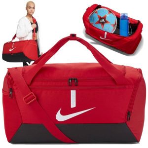 Torba sportowa Nike Academy Team Duffel treningowa ze wzmacnianym dnem 41L. Czerwone torby podróżne i sportowe Nike, bez wzorów. Za 112,00 zł.