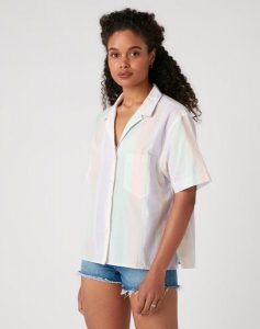 KOSZULA DAMSKA WRANGLER CUBAN SHIRT PASTEL VIOLET W5R36SP26 112130307. Koszule Wrangler, s, bez wzorów, bez kołnierzyka, bez ramiączek. Za 129,99 zł.