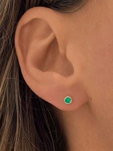 OR Carats Złote kolczyki-wkrętki z kamieniem szlachetnym rozmiar: onesize. Żółte kolczyki OR Carats, z szmaragdem, złote. Za 394,95 zł.