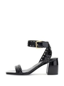 Guess Sandały 181567 Czarny. Czarne sandały Guess, z aplikacjami, bez obcasa, na słupku, bez zapięcia. Za 589,99 zł.