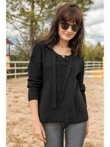 Milan Kiss Sweter w kolorze czarnym rozmiar: XL. Czarne długie swetry Milan Kiss, xl, z wełny, bez kołnierzyka. Za 101,47 zł.