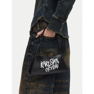 Torebka Karl Lagerfeld Jeans. Czarne torebki klasyczne Karl Lagerfeld Jeans, bez wzorów, z jeansu, bez dodatków. Za 549,99 zł.