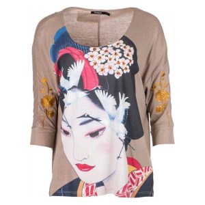 Desigual T-Shirt Damski Madame Butterfly M Beżowy. T-shirty marki Desigual. W wyprzedaży za 238,00 zł.