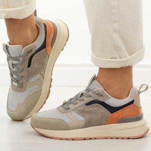 Beżowe bl skórzane półbuty damskie Filippo Dp7729/26. Brązowe półbuty Filippo, na jesień, bez wzorów, z jeansu, z okrągłym noskiem, bez obcasa, na płaskiej podeszwie, bez zapięcia. Za 249,00 zł.