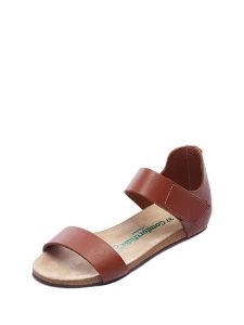 Comfortfusse Skórzane sandały w kolorze jasnobrązowym rozmiar: 37. Brązowe sandały Comfortfüße, bez wzorów, z otwartym noskiem, bez obcasa, bez zapięcia. Za 252,99 zł.