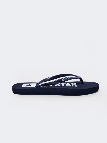 Japonki damskie granatowe jj274a528 403. Niebieskie klapki Big Star, bez wzorów, bez obcasa. W wyprzedaży za 19,99 zł.